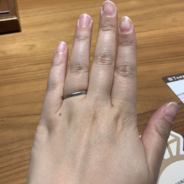 【TANZO.(鍛造指輪)の口コミ】 鍛造製法という点に惹かれて購入しました。
店員さんの説明も丁寧でどんな…
