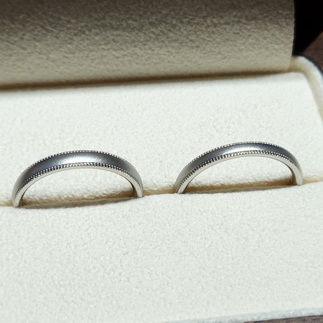 【TANZO.(鍛造指輪)の口コミ】 鍛造製法で非常に頑丈であり、他のブランドとは強度が格段に違う
ミル打ち…