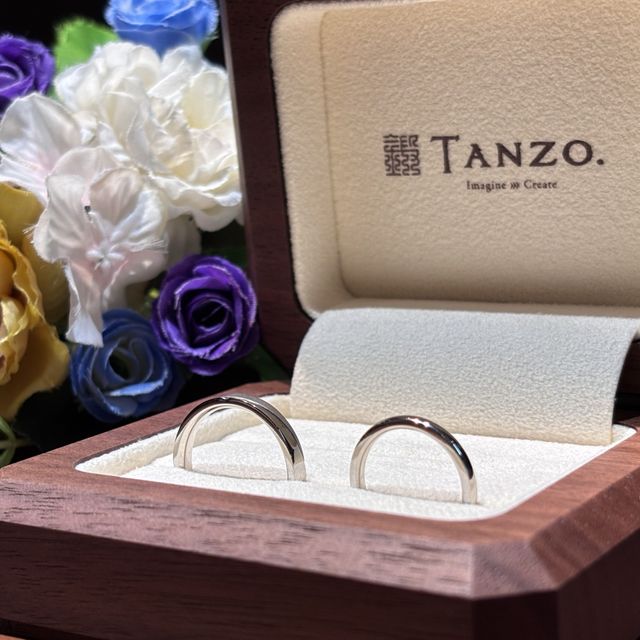 【TANZO.(鍛造指輪)の口コミ】 デザインを自分たちで決めることができるので、出来上がったものをみたと…