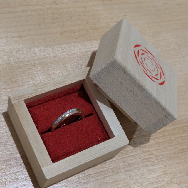 【出雲結(いずもゆい)の口コミ】 出雲結の縁結のピンクゴールドの柔らかな色合いとプラチナの凛とした輝き…