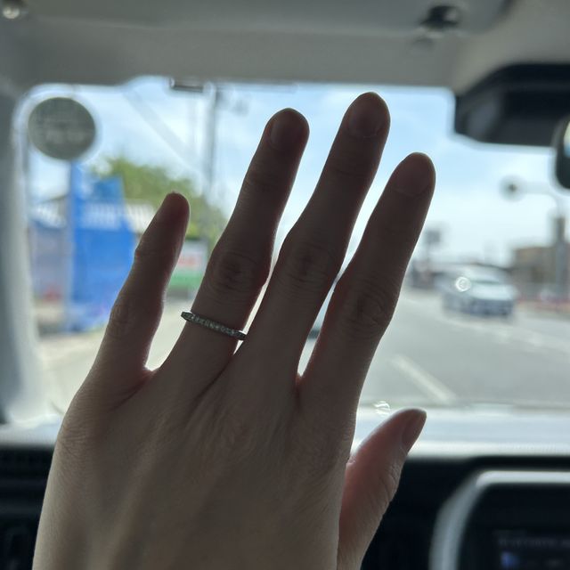 【ラザール ダイヤモンド(LAZARE DIAMOND)の口コミ】 当初はフルエタニティで探していましたが、サイズ直しがフルエタニティで…