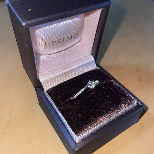 【アイプリモ(I-PRIMO)の口コミ】 左右非対称になっているところ
なのでつける向きによって人からの見え方が…