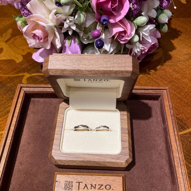 【TANZO.(鍛造指輪)の口コミ】 フルオーダーのため、自分たちのこだわりを詰め込むことができた。普段、…