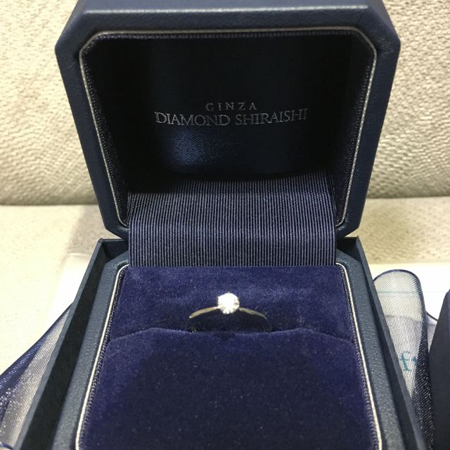 【銀座ダイヤモンドシライシの口コミ】 一粒石のシンプルかつ、王道のリングを探していて、ダイヤの大きさとリン…