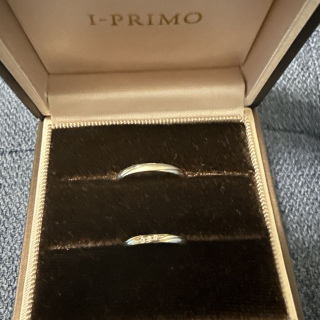 【アイプリモ(I-PRIMO)の口コミ】 指にはめていても、ゴツゴツとせず強調しすぎないデザインです。また、全…