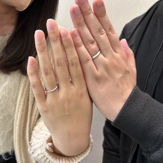 【アイプリモ(I-PRIMO)の口コミ】 リングの半分が加工してあり目立たない作りになっているのともう半分がき…