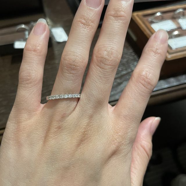 【TANZO.(鍛造指輪)の口コミ】 エタニティのデザインは他社のブランドでも同じような物がありますが、こ…