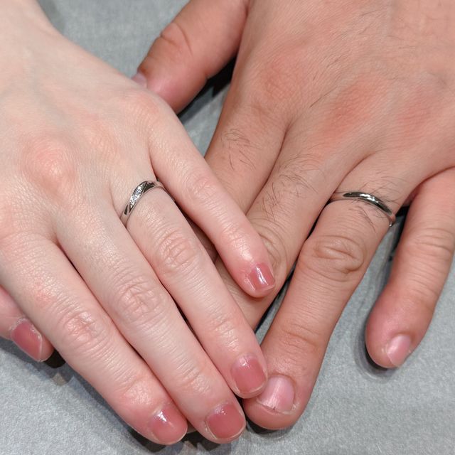 【アイプリモ(I-PRIMO)の口コミ】 曲線で柔らかい雰囲気で、ふたりが手と手を握り合っているような、素敵な…