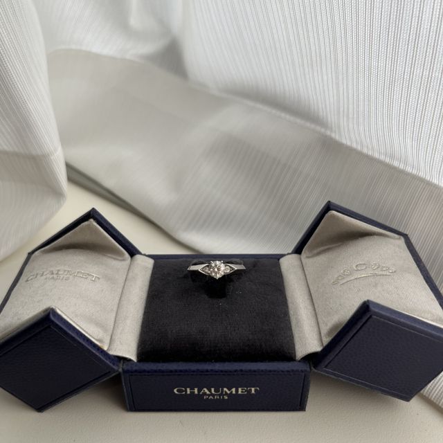 【ショーメ(CHAUMET)の口コミ】 唯一無二のデザイン性がある指輪が欲しくて購入しました。指は細く節々が…