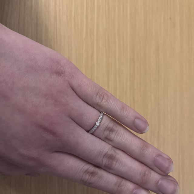 【エクセルコダイヤモンド(EXELCO DIAMOND)の口コミ】 デザインがシンプルかつエレガントで
キラキラだけど主張し過ぎないところ…