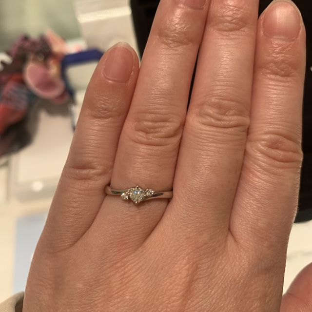 【ヴァンドーム青山(VENDOME AOYAMA)の口コミ】 ストレートとウェーブのデザインで迷い、どちらのデザインも装着しました…