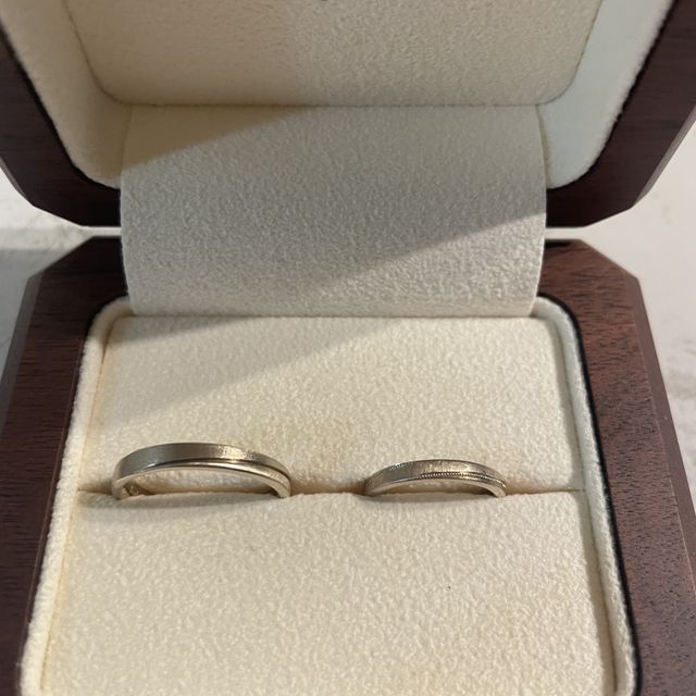 【TANZO.(鍛造指輪)の口コミ】 フルオーダーで色や形にこだわりました。
シャンパンゴールドという珍しい…