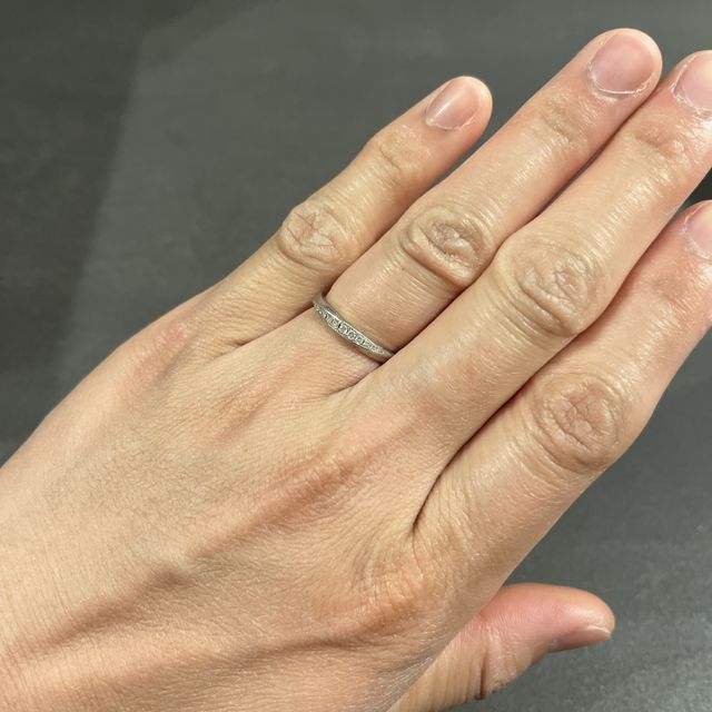 【4℃ BRIDAL(ヨンドシーブライダル)の口コミ】 デザインはシンプルすぎず、派手すぎず、年齢層幅広く着用出来ると思いま…