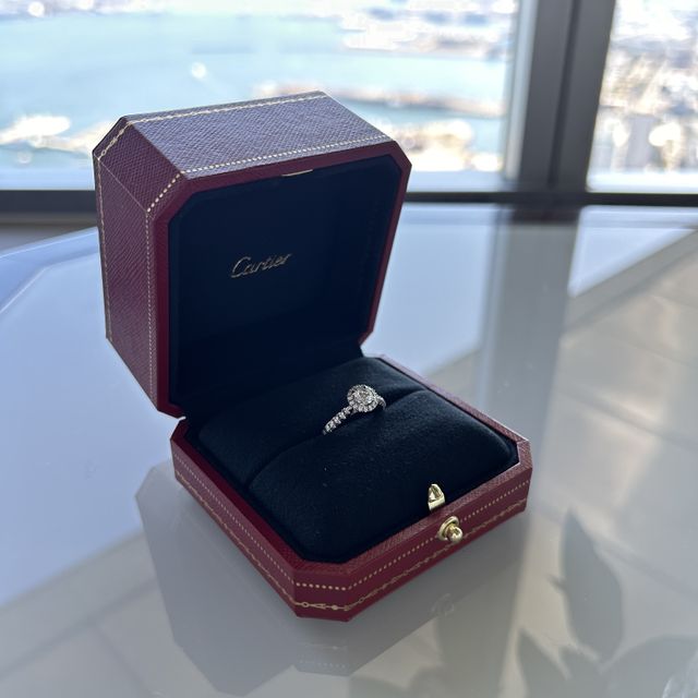 【カルティエ(Cartier)の口コミ】 とにかく華やかなデザイン！リングの部分にもダイヤが付いており、一粒ダ…