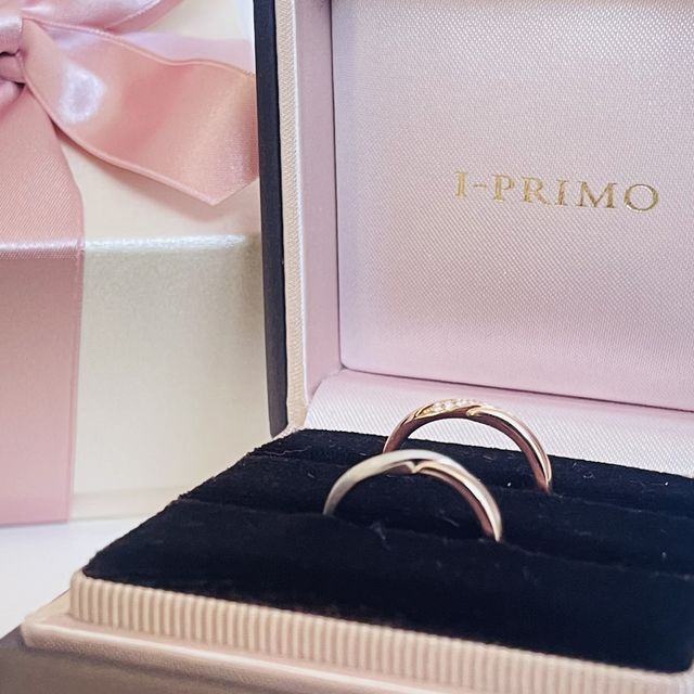 【アイプリモ(I-PRIMO)の口コミ】 デザインが凄く素敵で綺麗な指輪！
お互いが似合う色という事で夫婦で色が…
