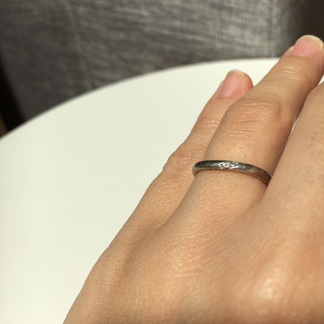【アイプリモ(I-PRIMO)の口コミ】 普段から使う結婚指輪はシンプルなものを探していました。ですが、ストレ…