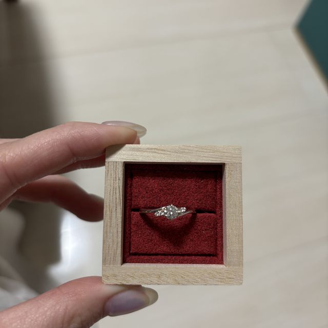 【出雲結(いずもゆい)の口コミ】 プロポーズで縁結の婚約指輪をいただきました。
後日出雲結の店舗に伺い同…