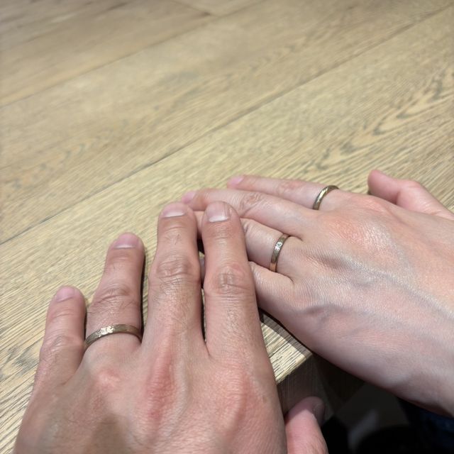 【SIENAROSE(シエナロゼ)の口コミ】 各月に由来した木の木目が特徴的。誕生月で選んでもいいし、私達は気に入…