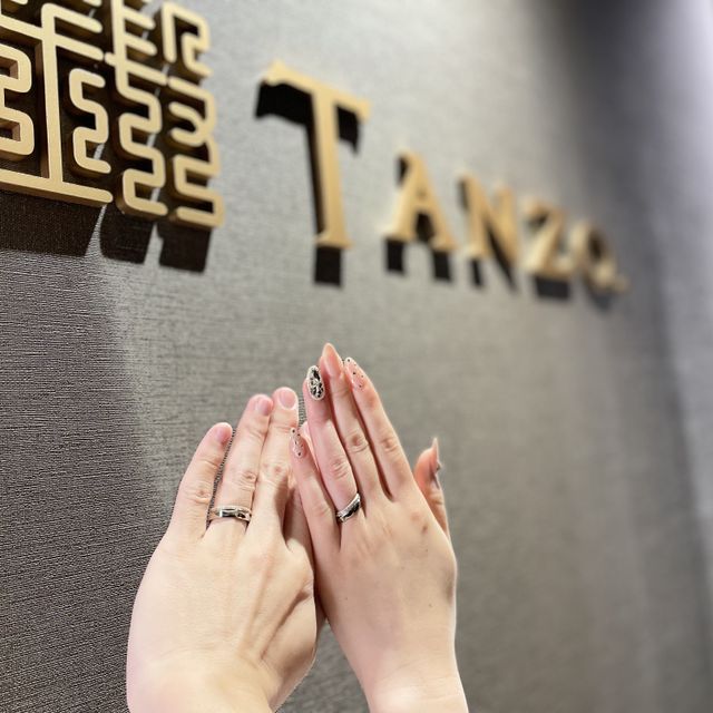【TANZO.(鍛造指輪)の口コミ】 2人で相談して指輪を2本作りました。カクカクとしたデザインの指輪に加え…