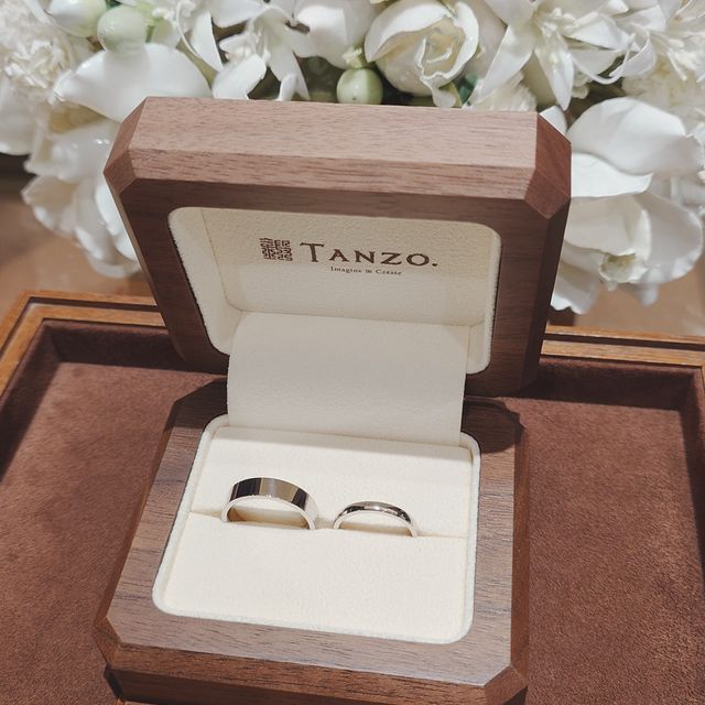 【TANZO.(鍛造指輪)の口コミ】 サイズを最初にきっちり決めたこともあり、着け心地は抜群です。
プラチナ…