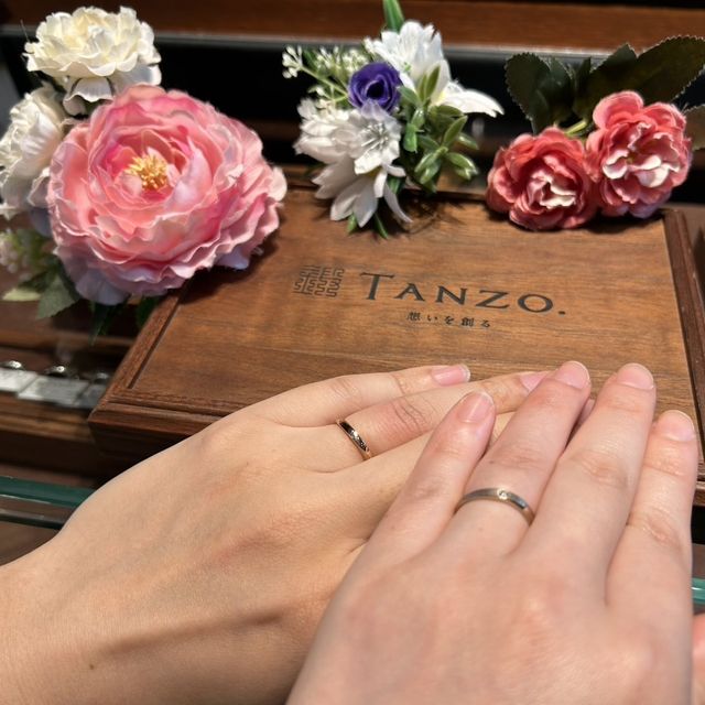 【TANZO.(鍛造指輪)の口コミ】 お互いペアを意識して制作した。
個性が尊重できるよう、形状は同一にして…