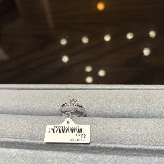 【ケイウノ ブライダル(K.UNO BRIDAL)の口コミ】 価格は紹介割引があったのが嬉しかった。ダイヤも高さがありすぎず、それ…