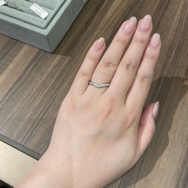【ショーメ(CHAUMET)の口コミ】 ジョゼフィーヌコレクションには同様のV字リングがありますが、こちらのマ…