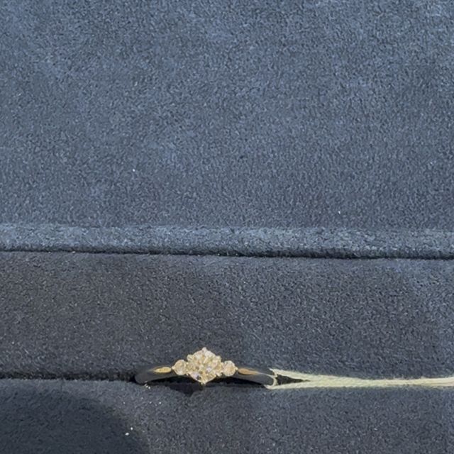 【4℃ BRIDAL(ヨンドシーブライダル)の口コミ】 4℃の指輪の決め手は、繊細で可愛らしいデザインが豊富なこと！さりげなく…