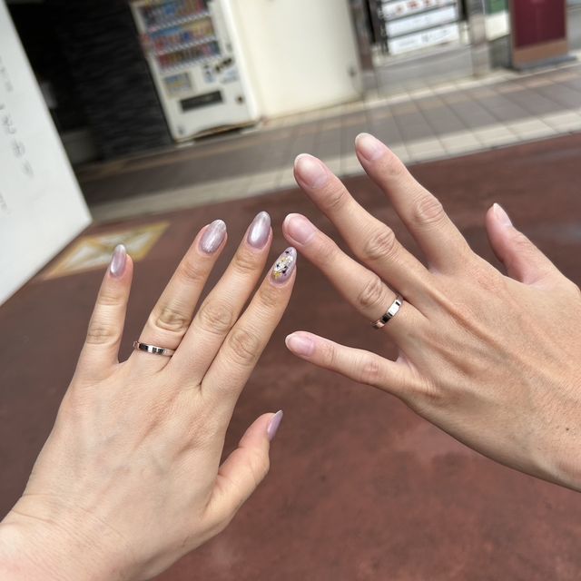 【ケイウノ ブライダル(K.UNO BRIDAL)の口コミ】 私たちが選んだ指輪はシンプルなデザインですが、オレンジゴールドがワン…