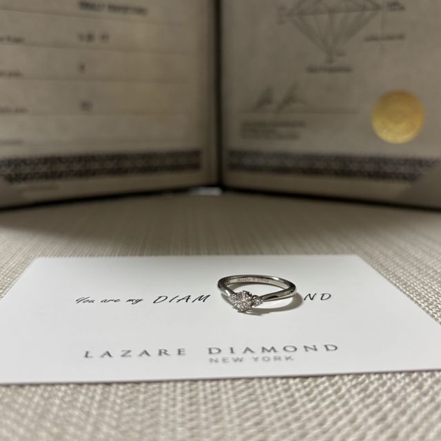 【ラザール ダイヤモンド(LAZARE DIAMOND)の口コミ】 ダイヤモンドの輝きが強く、0.2カラットでもそれ以上の存在感があります。…