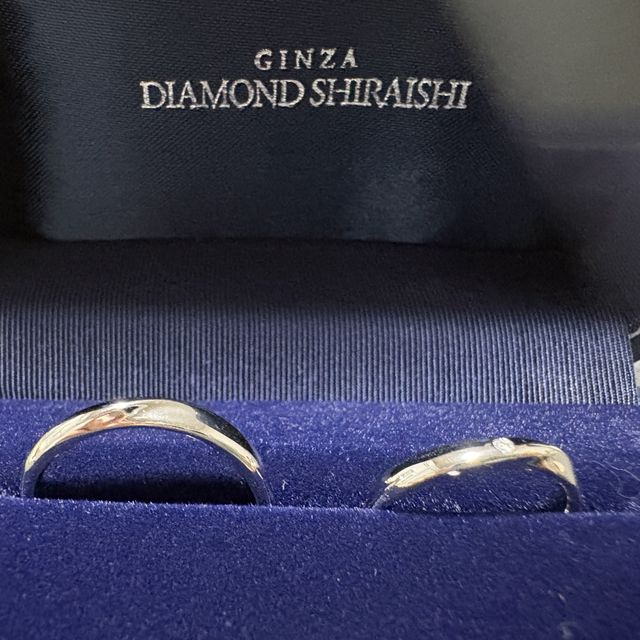 【銀座ダイヤモンドシライシの口コミ】 長くつけるものなので、耐久性があるものかつ、シンプルで飽きがこないデ…
