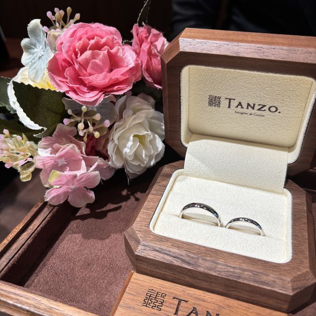 【TANZO.(鍛造指輪)の口コミ】 デザインも色も刻印も全てフルオーダーができ、好みを反映させやすいと感…