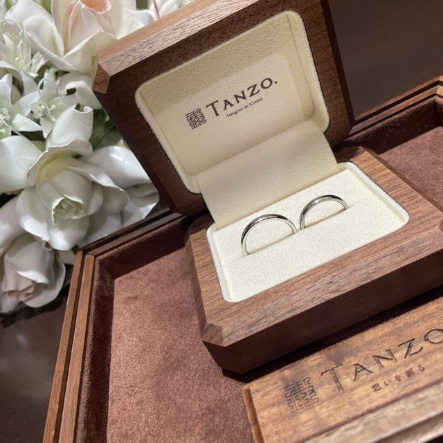 【TANZO.(鍛造指輪)の口コミ】 シンプルで素材の良さが引き立っていて、ダイヤは付いていませんが、ピカ…