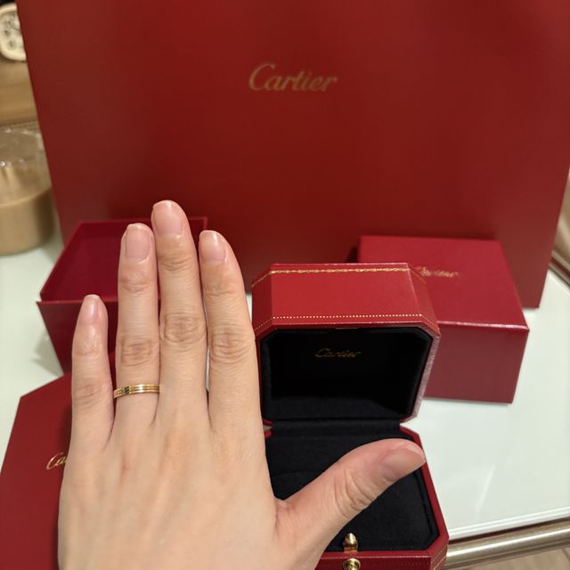 【カルティエ(Cartier)の口コミ】 3色のゴールドが連なっていてとても可愛いです
みるたびにキラキラしてい…