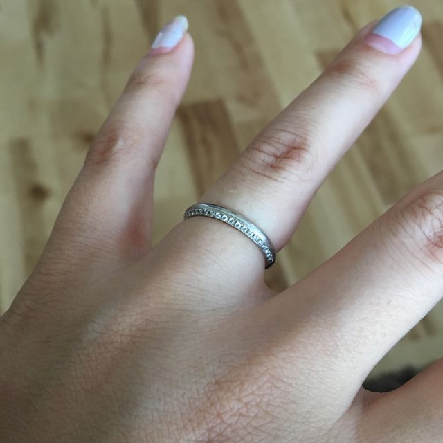 【アイプリモ(I-PRIMO)の口コミ】 主人と見た時に2人で一致したのかこの指輪だった。また、片側にはダイヤが…