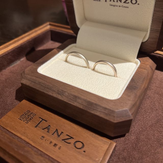 【TANZO.(鍛造指輪)の口コミ】 上下ミル打ちの梨地仕上げで作っていただきました。オリジナル色のコーラ…
