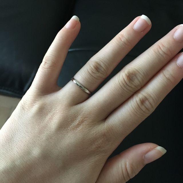 【ティファニー(Tiffany & Co.)の口コミ】 結婚指輪なので2人でシンプルなものにしようと決めました。お店に見に行く…