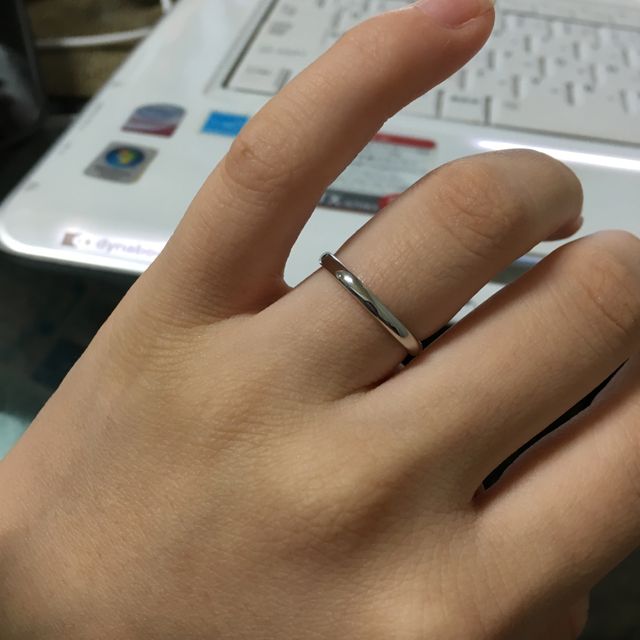 【ティファニー(Tiffany & Co.)の口コミ】 結婚指輪なので2人でシンプルなものにしようと決めました。お店に見に行く…