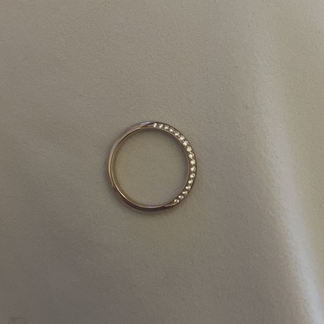 【ケイウノ ブライダル(K.UNO BRIDAL)の口コミ】 私たちはピンクゴールドを選びました。
日本人の肌色に馴染みやすいお色味…