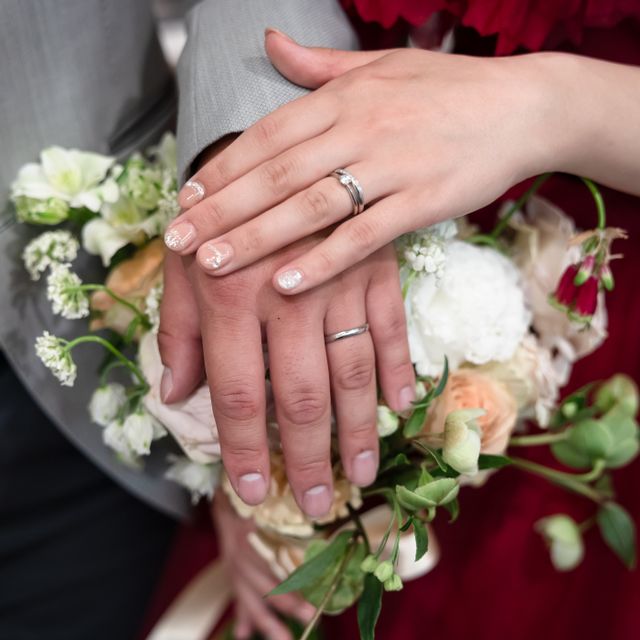 【銀座ダイヤモンドシライシの口コミ】 重ね付けするとより映えます！結婚式では存在感もあり、ついつい私も指を…