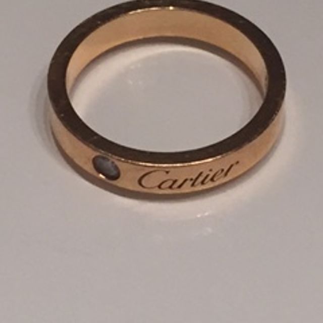 【カルティエ(Cartier)の口コミ】 きちんとしたブランドで買いたかったので、カルティエとティファニーの店…