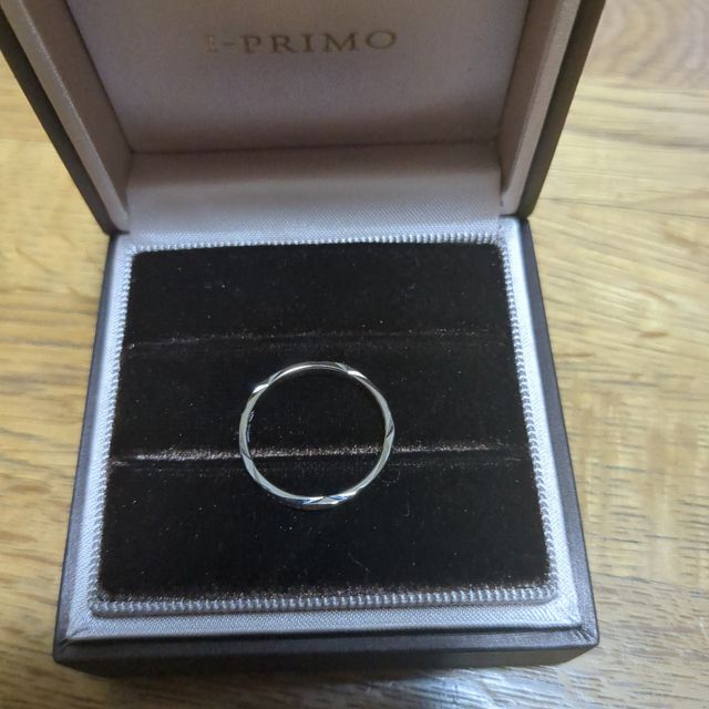 【アイプリモ(I-PRIMO)の口コミ】 桜のデザインでシンプルな中に華麗です。
リングを合わせるとダイヤモンド…