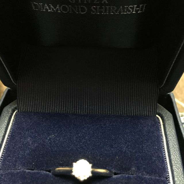 【銀座ダイヤモンドシライシの口コミ】 初めて指輪を見に行きましたので何もわからない状態でした。
色々なタイプ…