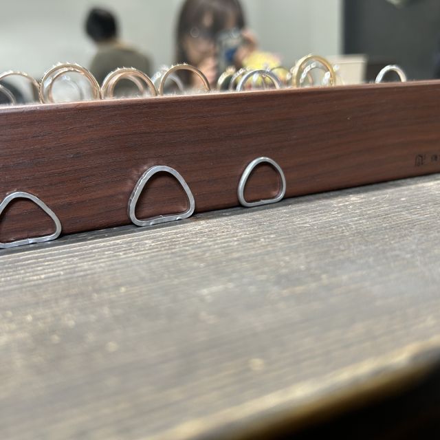 【鎌倉彫金工房の口コミ】 かなりの種類の中から太さ、材質、デザイン、選べないほどありました。
2…