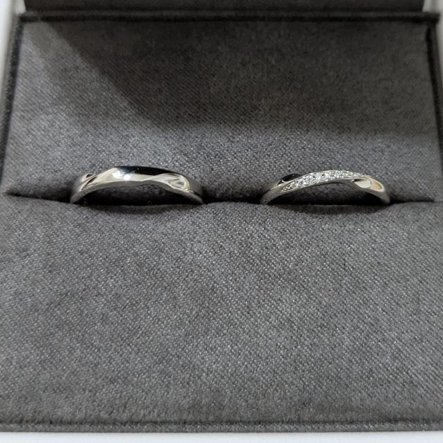 【Foulason(フレゾン)の口コミ】 女性用の指輪は派手過ぎずシンプル過ぎず程よいデザインで、日常的に使い…