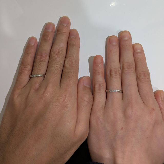 【Foulason(フレゾン)の口コミ】 女性用の指輪は派手過ぎずシンプル過ぎず程よいデザインで、日常的に使い…