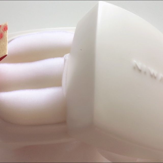 【俄(にわか)の口コミ】 婚約指輪は別のブランドのＶデザインにしたので、それと重ね付けして違和…