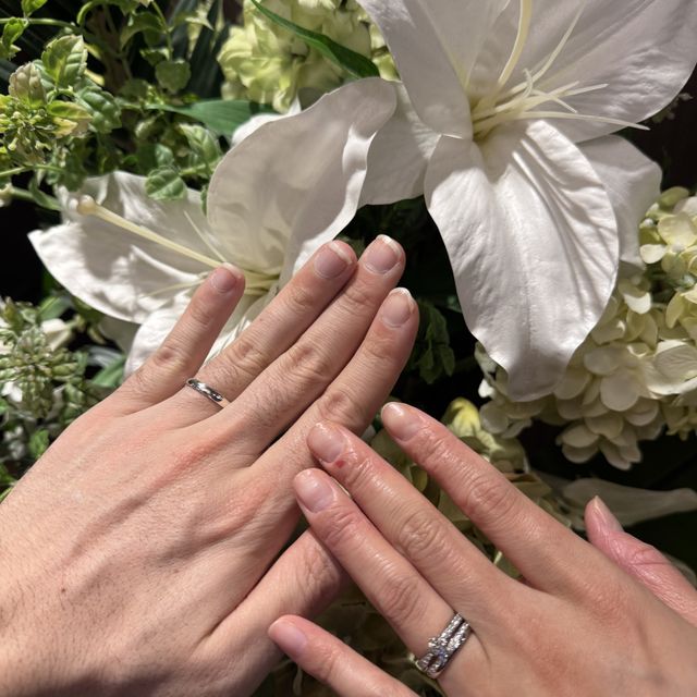 【TANZO.(鍛造指輪)の口コミ】 婚約指輪はダイヤが沢山ある物を選びました。プロポーズ時はダイヤを購入…