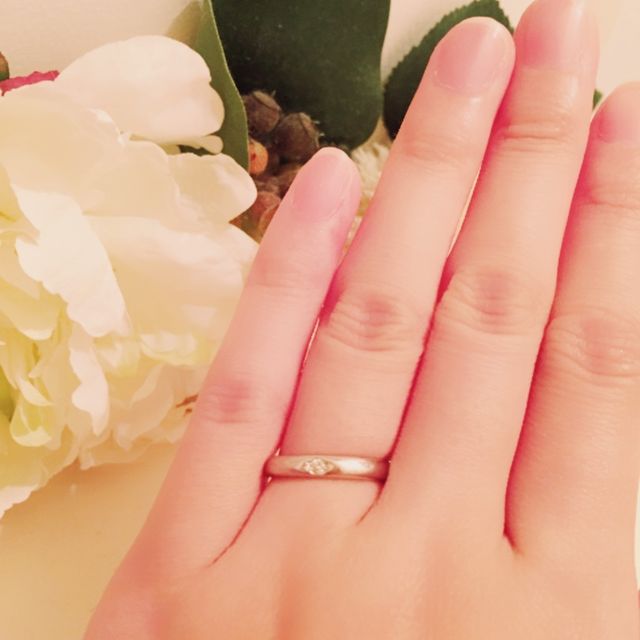 【組曲ジュエリーの口コミ】 婚約指輪を買わなかったので、結婚指輪にはダイヤが入ったものがいいなと…