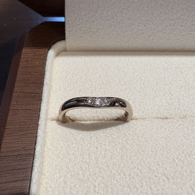 【TANZO.(鍛造指輪)の口コミ】 デザインを選べるのはもちろん、指輪の色も何種類もあり選ぶのが大変なく…
